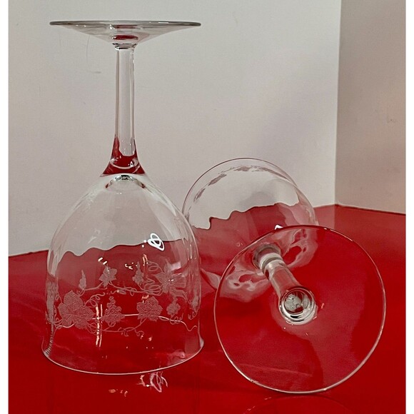 Vintage Grape Etch Wine Glass Goblet (s) LOT OF 2 Vine Leaf Optic Crystal - Picture 2 of 8